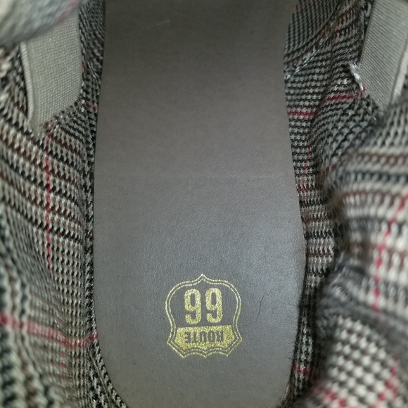 NWOT ROUTE 66 WOMENS EMERSON TAUPE WEDGE BOOTIES - Picture 7 of 10